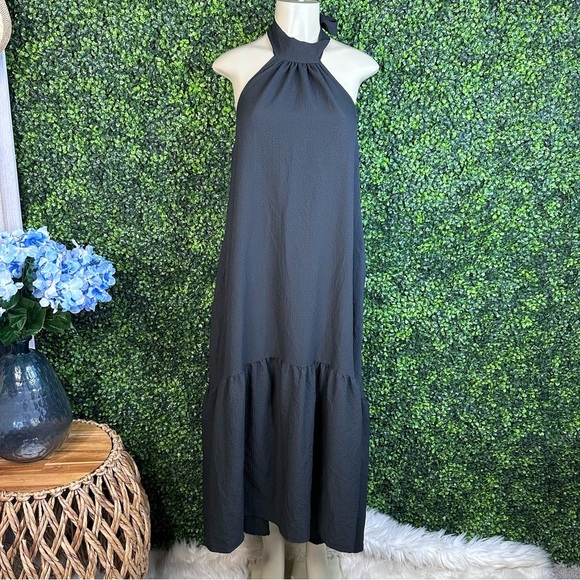 Black halter style  dress nwt - Picture 3 of 9